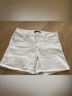 1822 Denim White Women’s Shorts